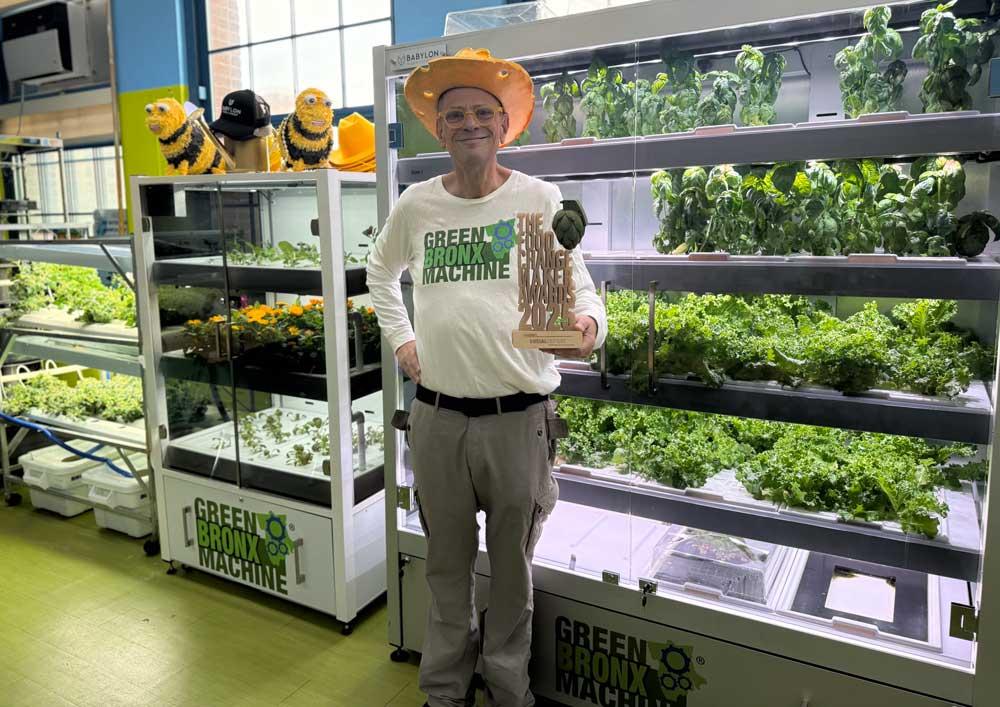 Stephen Ritz with award