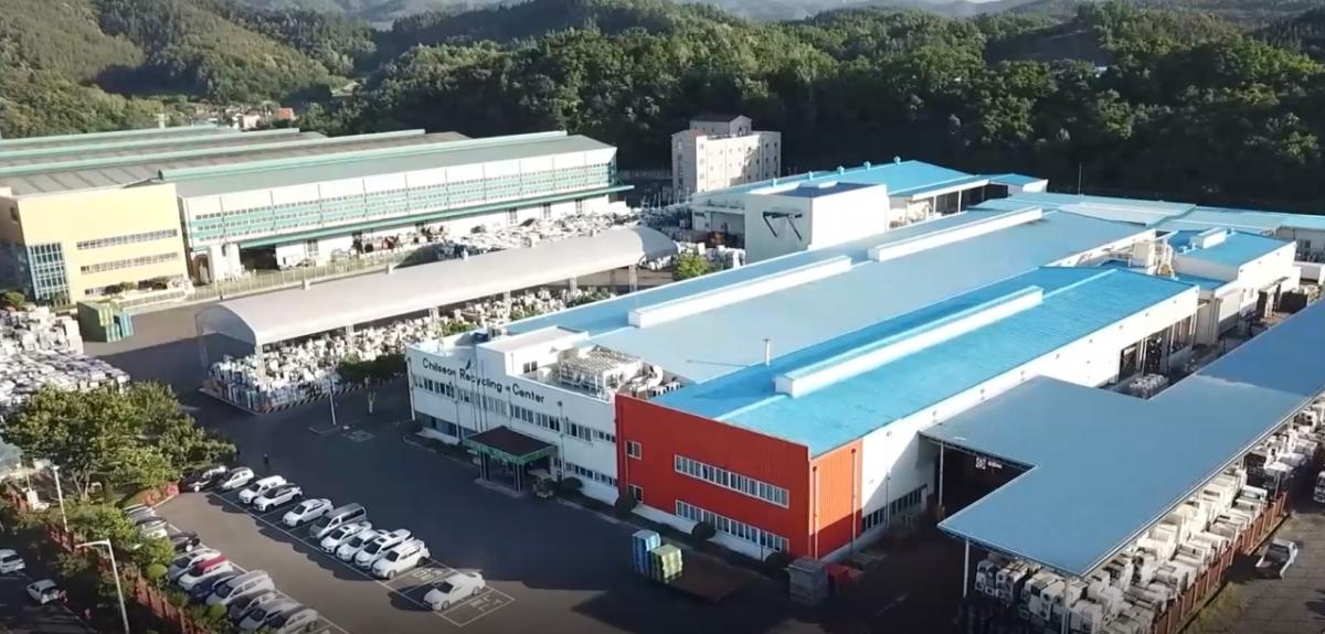LG Electronics has set a goal to use almost 600,000 metric tons of recycled plastic by 2030 in a concerted effort to reduce greenhouse gas emissions in the value chain.