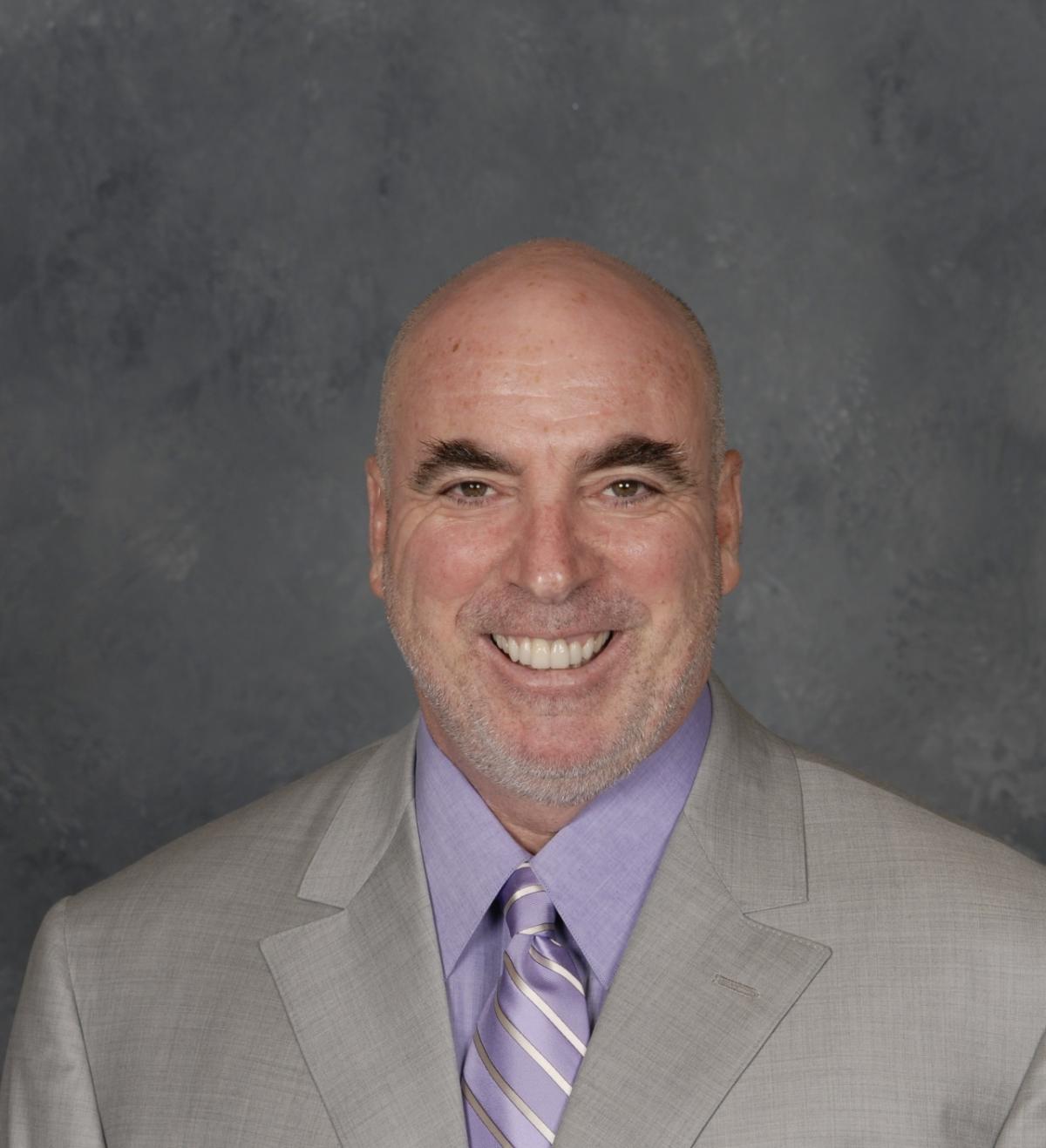 AEG’s Lee Zeidman Recognized by the Innovation Institute for Fan Experience (IIFX) for Distinguished Service to the Sports and Entertainment Industry Lee Zeidman