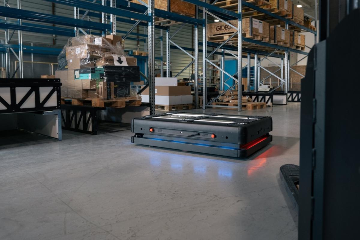mobile warehouse robot