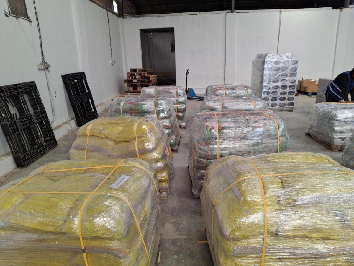 Image of food blocked from entering Gaza given the suspension of humanitarian aid entry announced by Israel on March 2nd. Products are retained in our warehouse in Jordan until the border crossing points reopen.