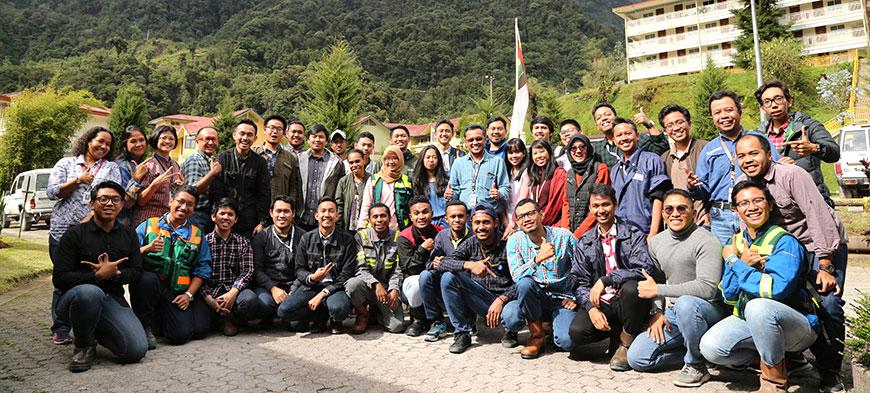 One of Freeport-McMoRan’s key long-term investments in human resources is supporting recent graduates with limited work experience. PTFI implements the Fresh Graduate Program for prospective employees from qualified universities to gain developmental instruction in their fields of study. Since 2014, PTFI has mobilized more than two hundred new graduates into the program.
