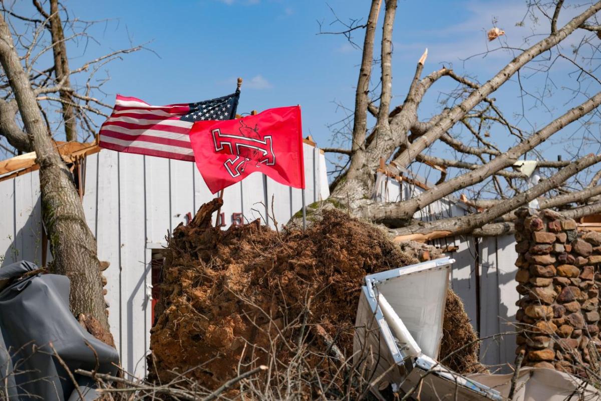 Entergy Arkansas pledges up to $100K to Red Cross to help state's tornado victims American and Red Cross flags