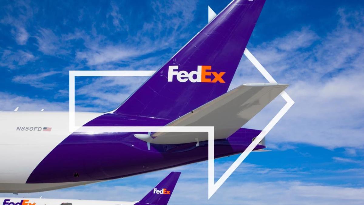 FedEx plane