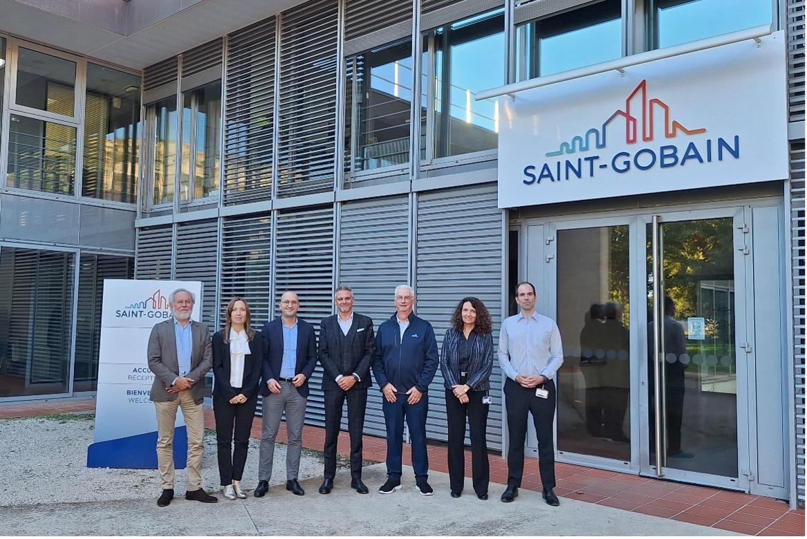 Photo: Leaders from Eurodia Industrie and Saint-Gobain Ceramics meet to discuss the details of their partnership. Leaders from Eurodia Industrie and Saint-Gobain Ceramics meet to discuss the details of their partnership.