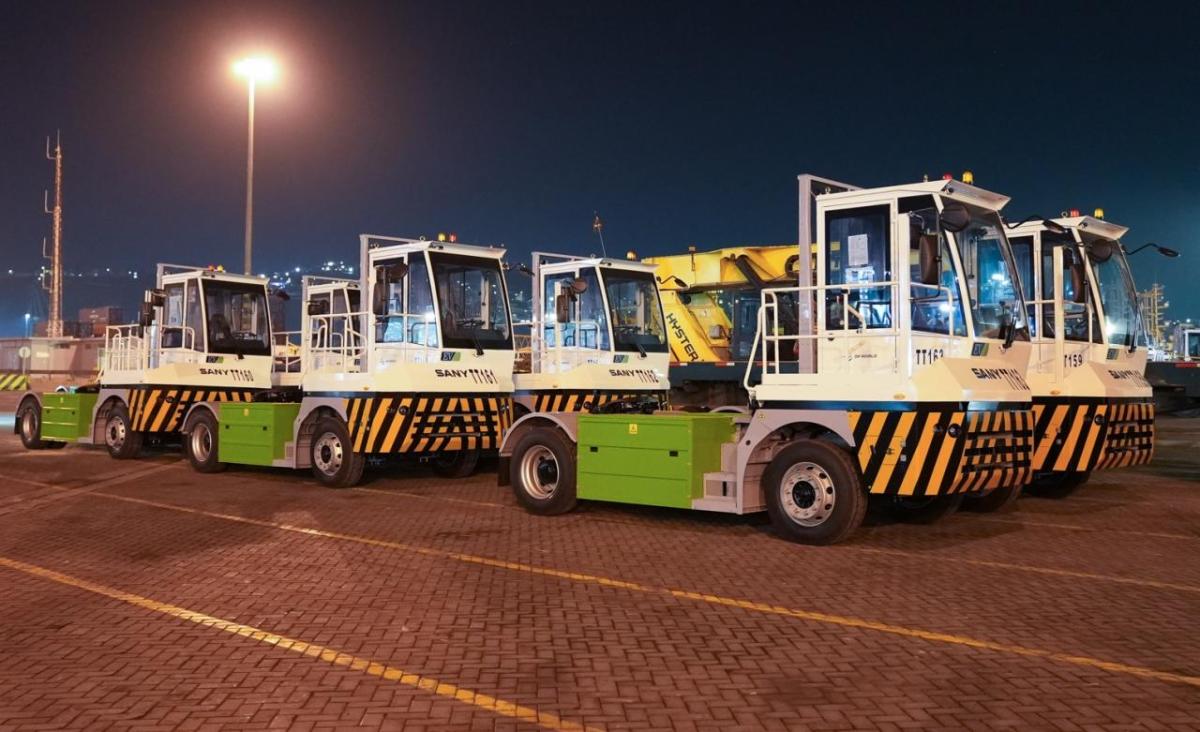Seven electric Internal Transfer Vehicles at DP World's San Antonio terminal in Chile, supporting the electrification of port operations.