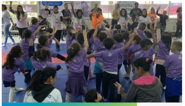 LATAM MetLife colleagues volunteer with Special Olympics to lead inclusive play for Young Athletes ages 2–7 and their families.