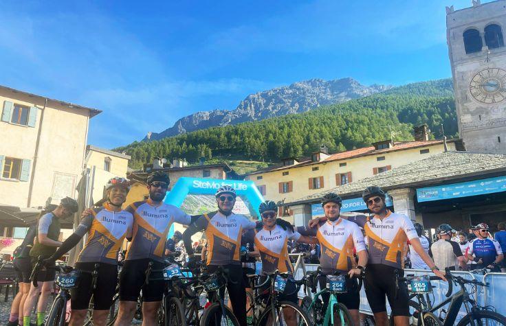 At the start of the event in Bormio’s Piazza Cavour: Pauline Beckers, Seppe Cuypers, Peter van Hauwe, Katja Weber, Sam Swillen, and Stef Kupers.