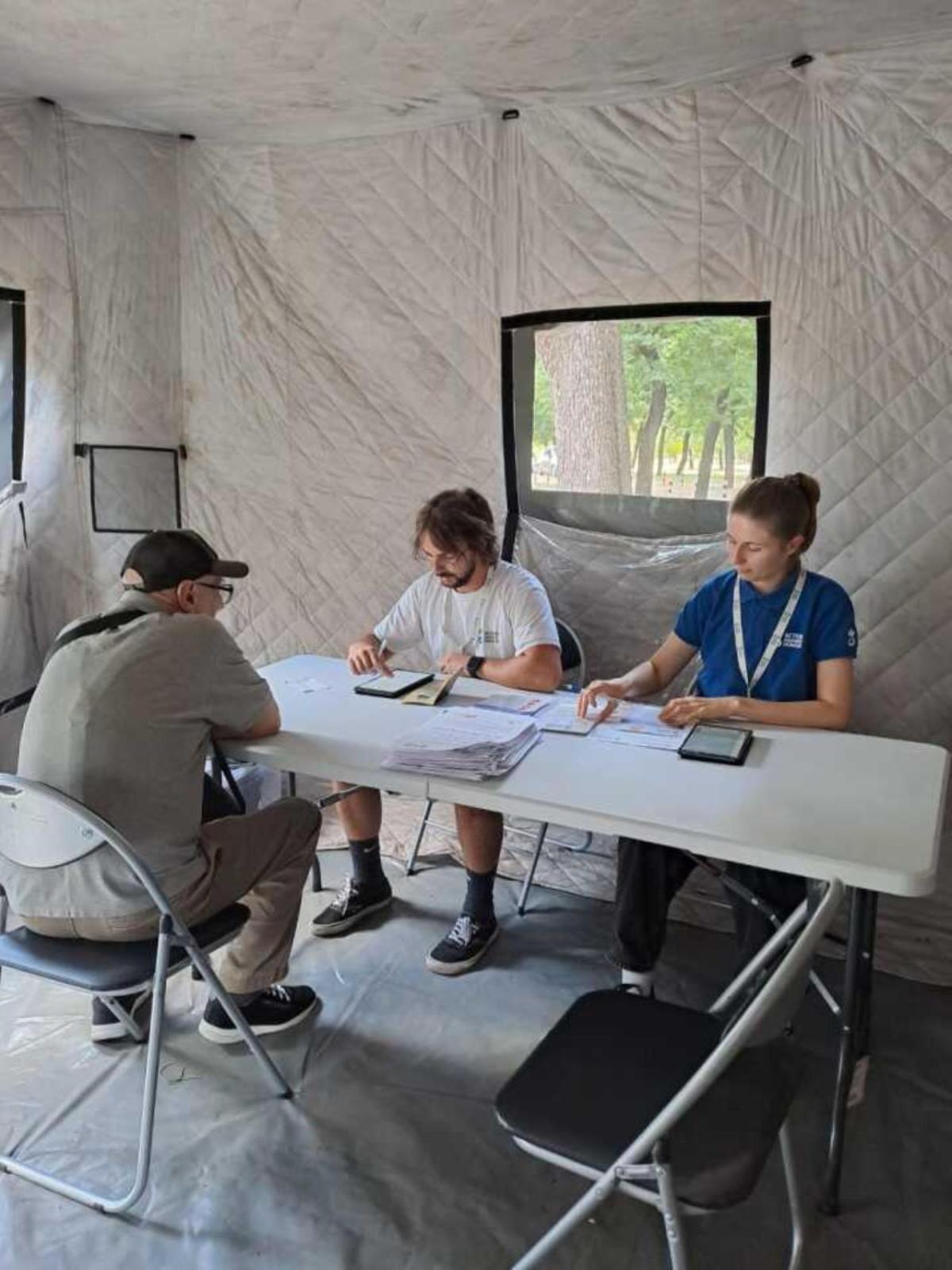 Action Against Hunger staff provide support in Ukraine. Action Against Hunger staff provide support in Ukraine.