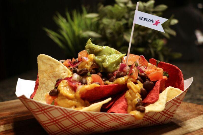 Vegan’Acho Nacho – Red and white tortilla chips topped with vegan cheese, black beans, guacamole and pico de gallo