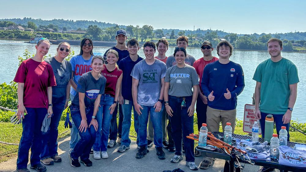 Marathon Petroleum interns/co-ops spent hours helping to clear trash and debris from the Ohio River during this year’s annual Ohio River Sweep. Group of volunteers