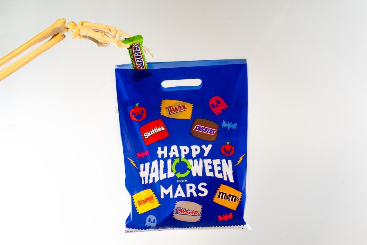 "Happy Halloween MARS" candy bag