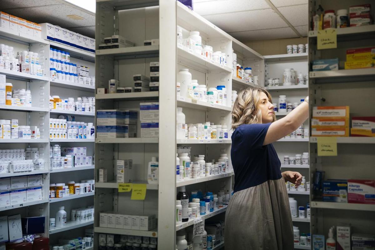A pharmacist at Cape Fear Clinic, Wilmington, North Carolina, in 2019. The clinic has on-site medical, pharmacy, and mental health services and is part of Direct Relief’s ReplenishRX program. (Photo by Donnie Lloyd Hedden for Direct Relief)