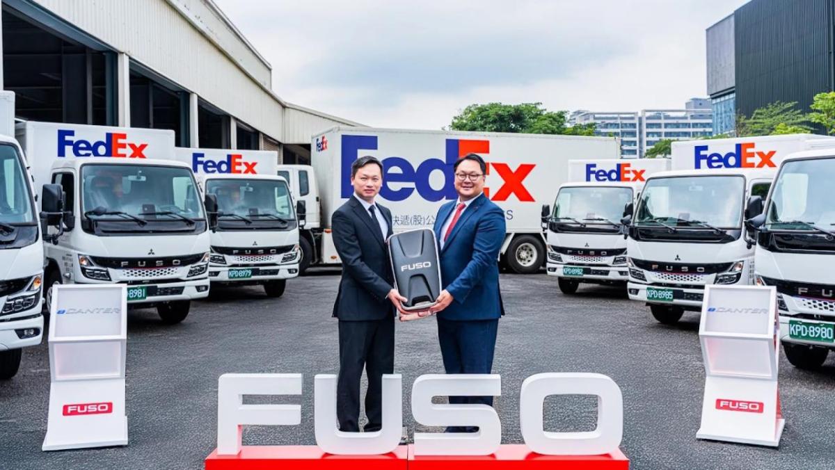 FedEx and FUSO representatives