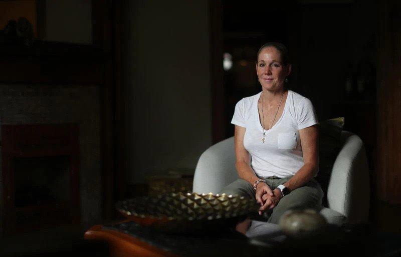 Karen Leone is seen at her home on July 29, 2020, in Chicago. Leone donated her bone marrow in June to a 7-year-old boy with Hodgkin lymphoma. (John J. Kim / Chicago Tribune)