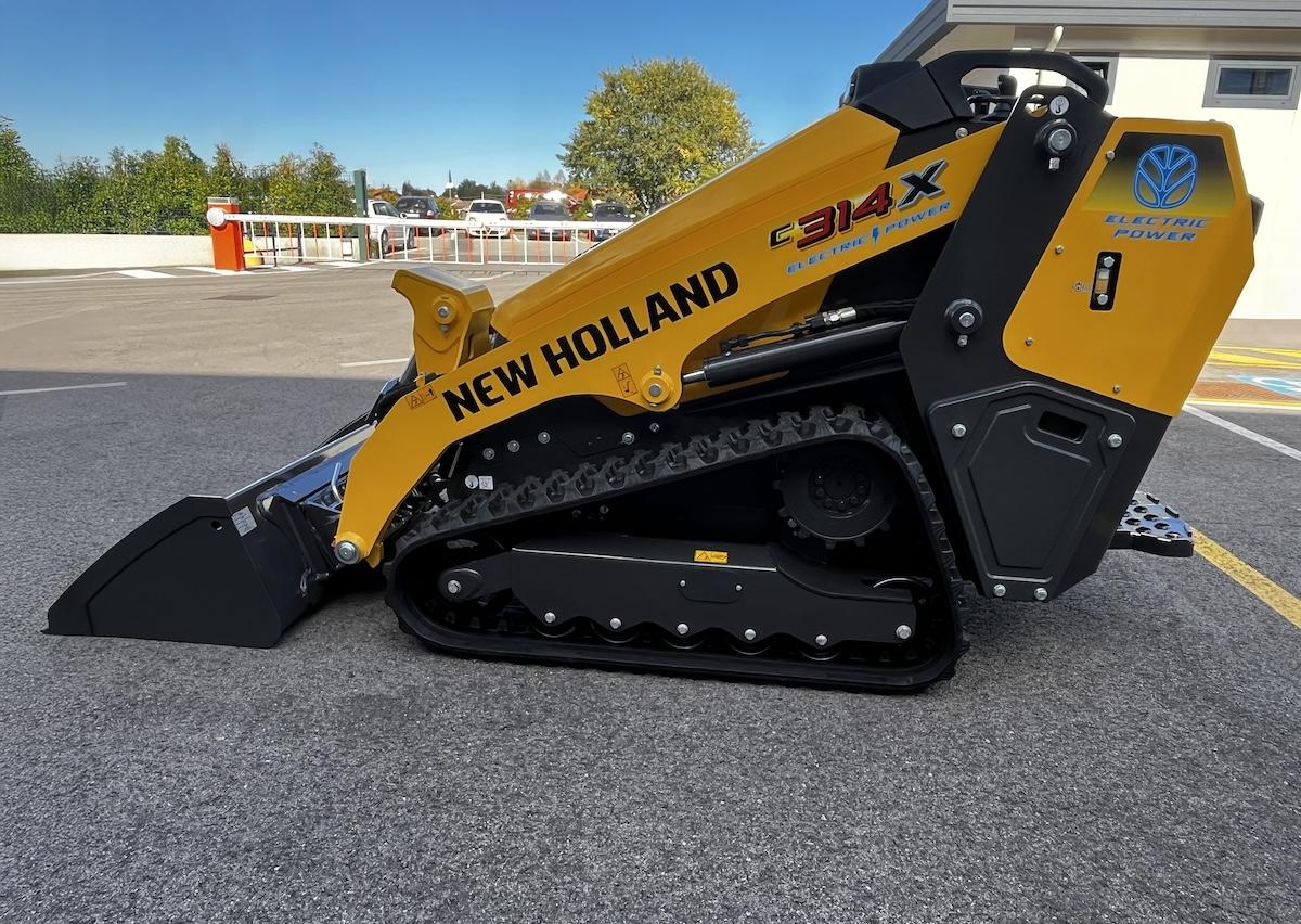 C314X compact tracked loader
