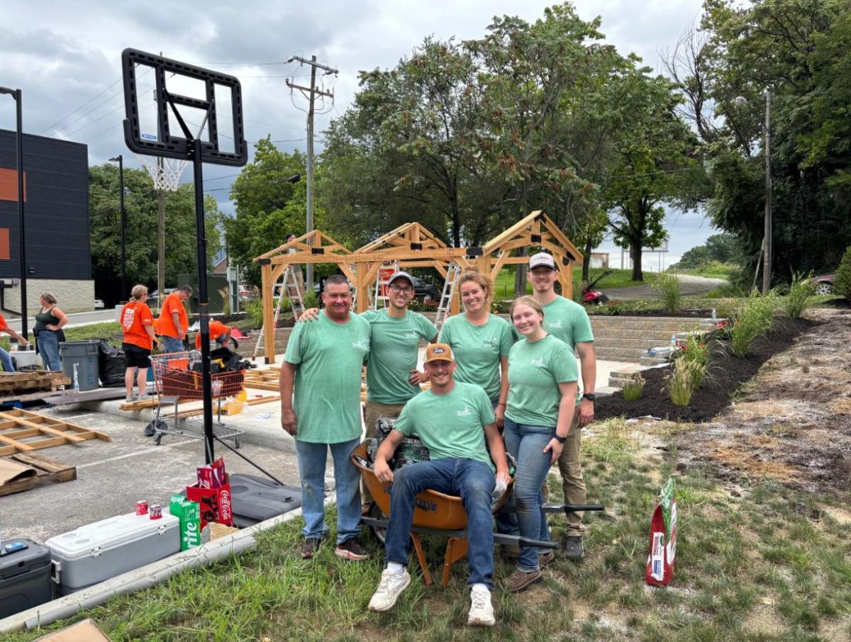 volunteers on GivingTuesday
