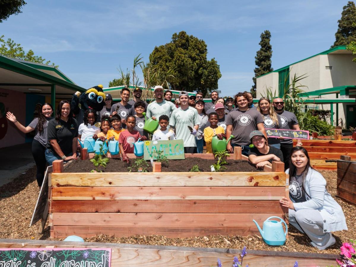 AEG’s LA Galaxy Foundation joined forces with Freeway Insurance and Garden School Foundation to replant and expand the gardens at Annalee Avenue Elementary School in Carson, CA.