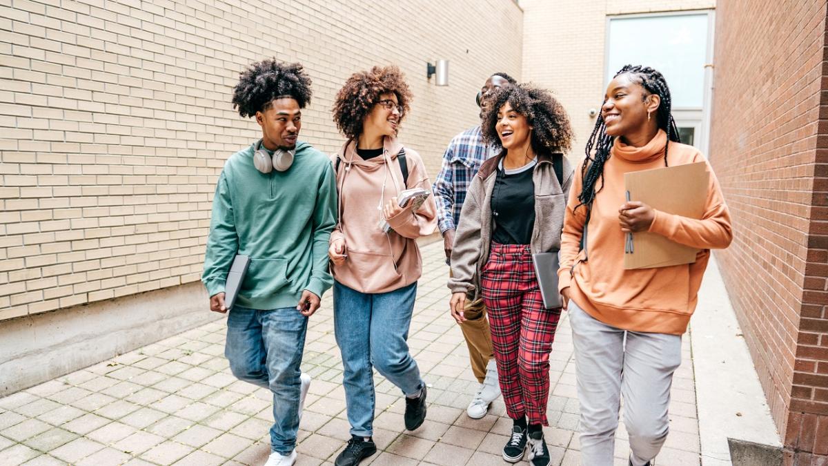 Students walking together on a campus