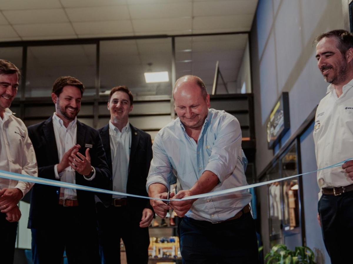 ribbon cutting ceremony