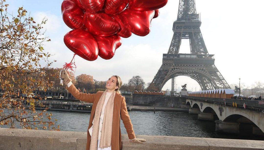 Karla Huerta in front of the Eiffel Tower