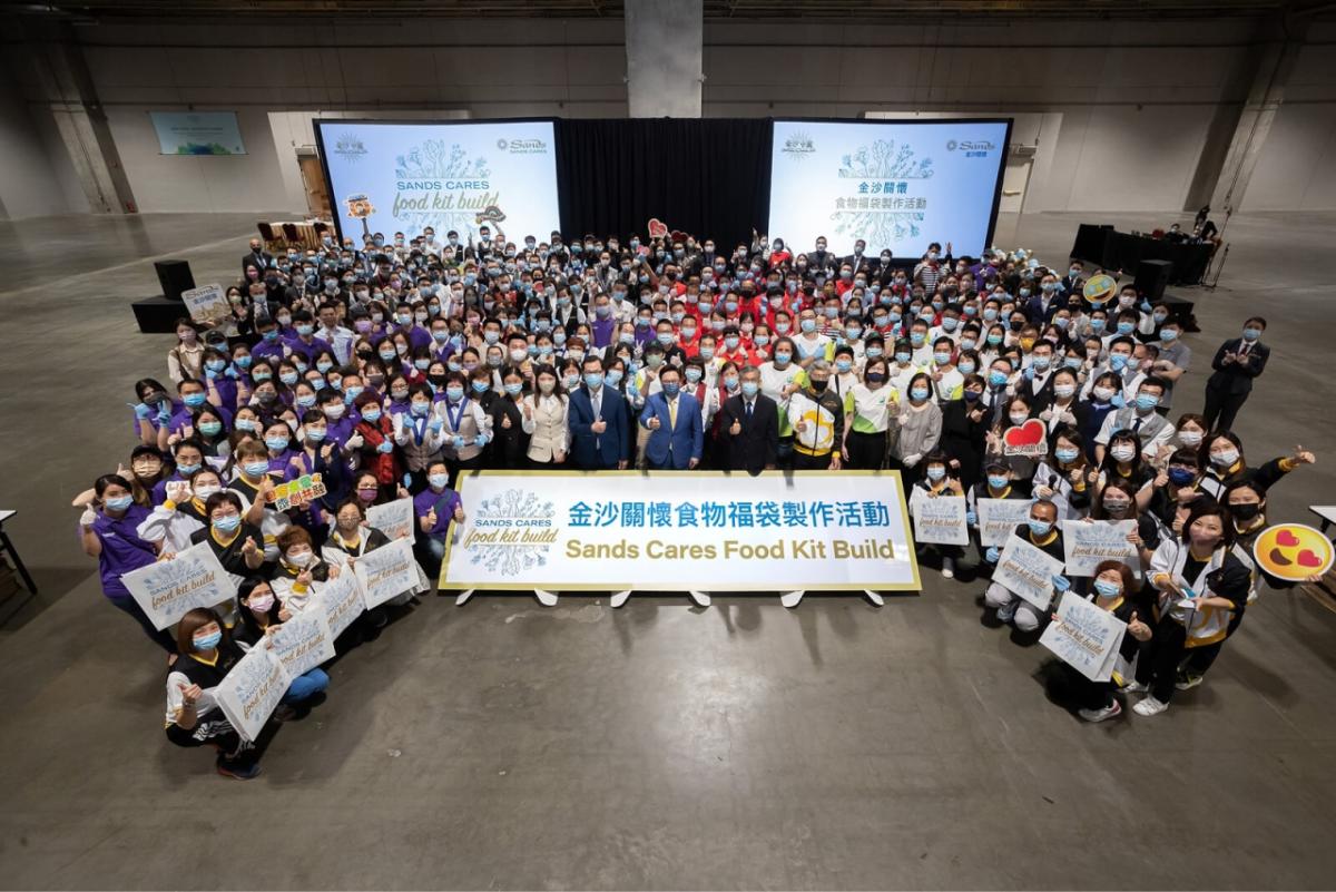 Sands sets Team Member volunteerism target of 150,000 hours contributed by 2025. Sands group photo