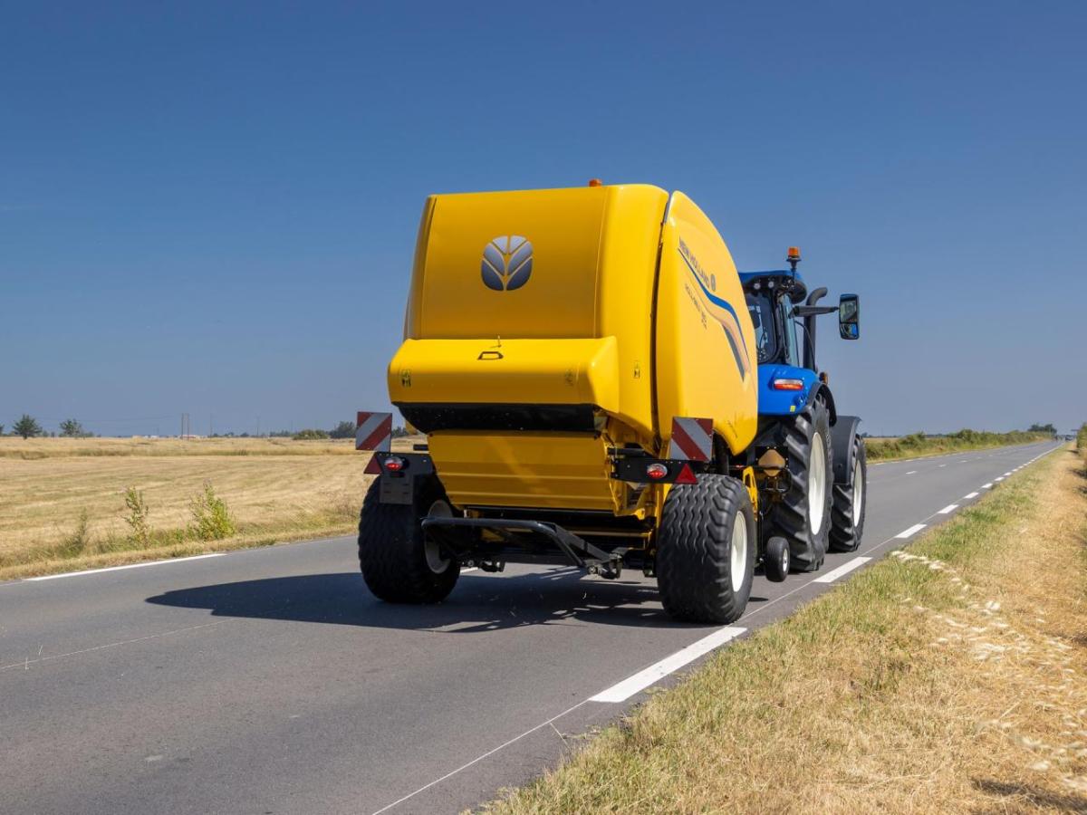 Roll-Belt™ Variable-Chamber Baler