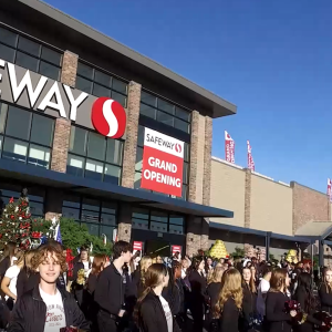 Crowd outside of new Safeway store in Suprise, AZ