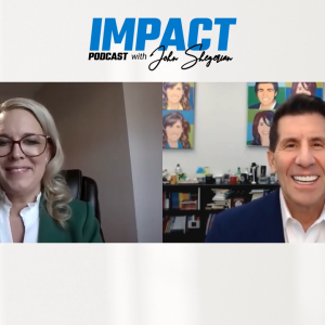 Side-by-side photo's of people having a virtual interview 