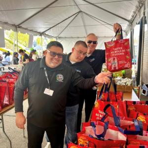 Albertsons' associates volunteering at L.A. Works' MLK Day of Service