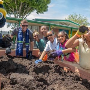LA Galaxy Goalkeeper John McCarthy and mascot Cozmo helped refurbish the gardens at Annalee Elementary School in Carson. 