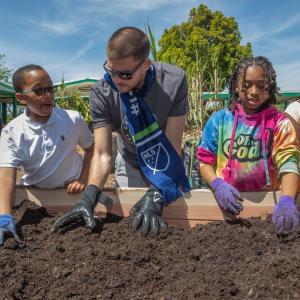 LA Galaxy Goalkeeper John McCarthy joined students to help expand and refurbish the gardens at Annalee Elementary School in Carson. 