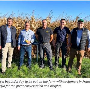 Rodrigo Santos with farmers in France