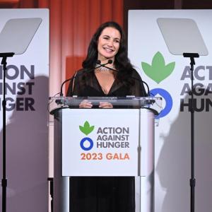 Kristin Davis delivers a heartfelt speech.