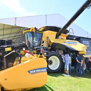 New Holland displays latest machines
