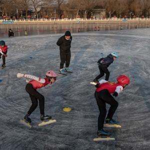children speed skating