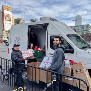 AEG’s Crypto.com Arena team hosted a seasonal toy drive in support of St. Francis Center in Los Angeles, CA.