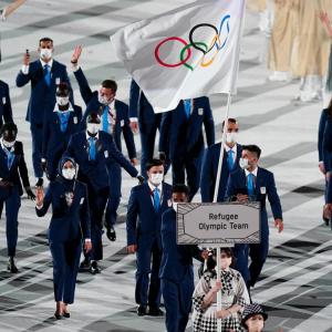 Refugee team in Olympic Parade