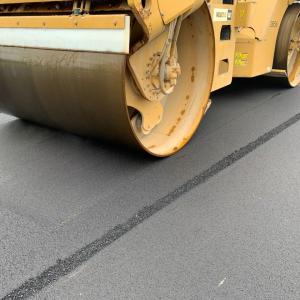 asphalt laying machines