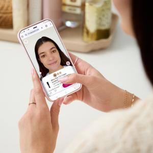 Person using Mary-Kay's foundation finder tool on their phone