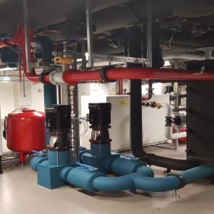 Trane® CITY RTSF Screw Compressor Heat Pumps 