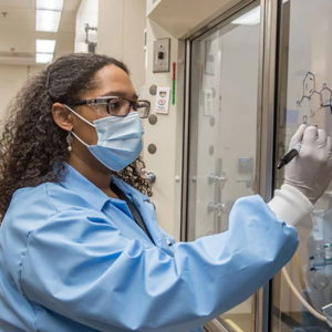 Chemist working in a lab 