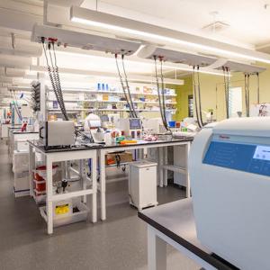 Bristol Myers Squibb’s Thomas O. Daniel Research Incubator and Collaboration Center (TODRICC) in Summit, NJ, has 16,000 square feet of lab space, as well as offices, conference rooms and an event/lecture room.