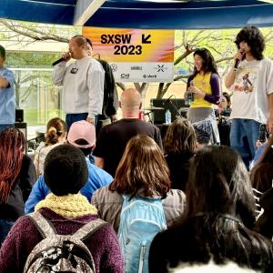 Balming tiger with crowd