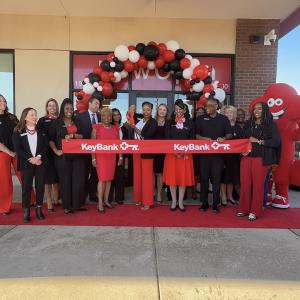 Ribbon cutting ceremony at KeyBank branch in Detroit.