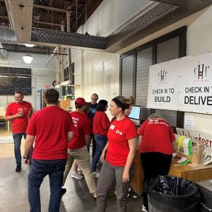 KeyBank volunteers at Sleep in Heavenly Peace