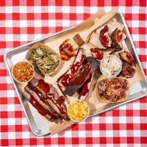 A tray showing a meal from Carter's BBQ.