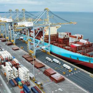 Ship in port 