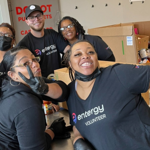Entergy volunteers