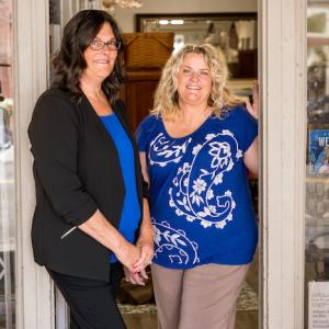 Photo: Lisa Brickey & Vonda Rogers Gray Brush Vintage Market WWW.GRAYBRUSH.COM